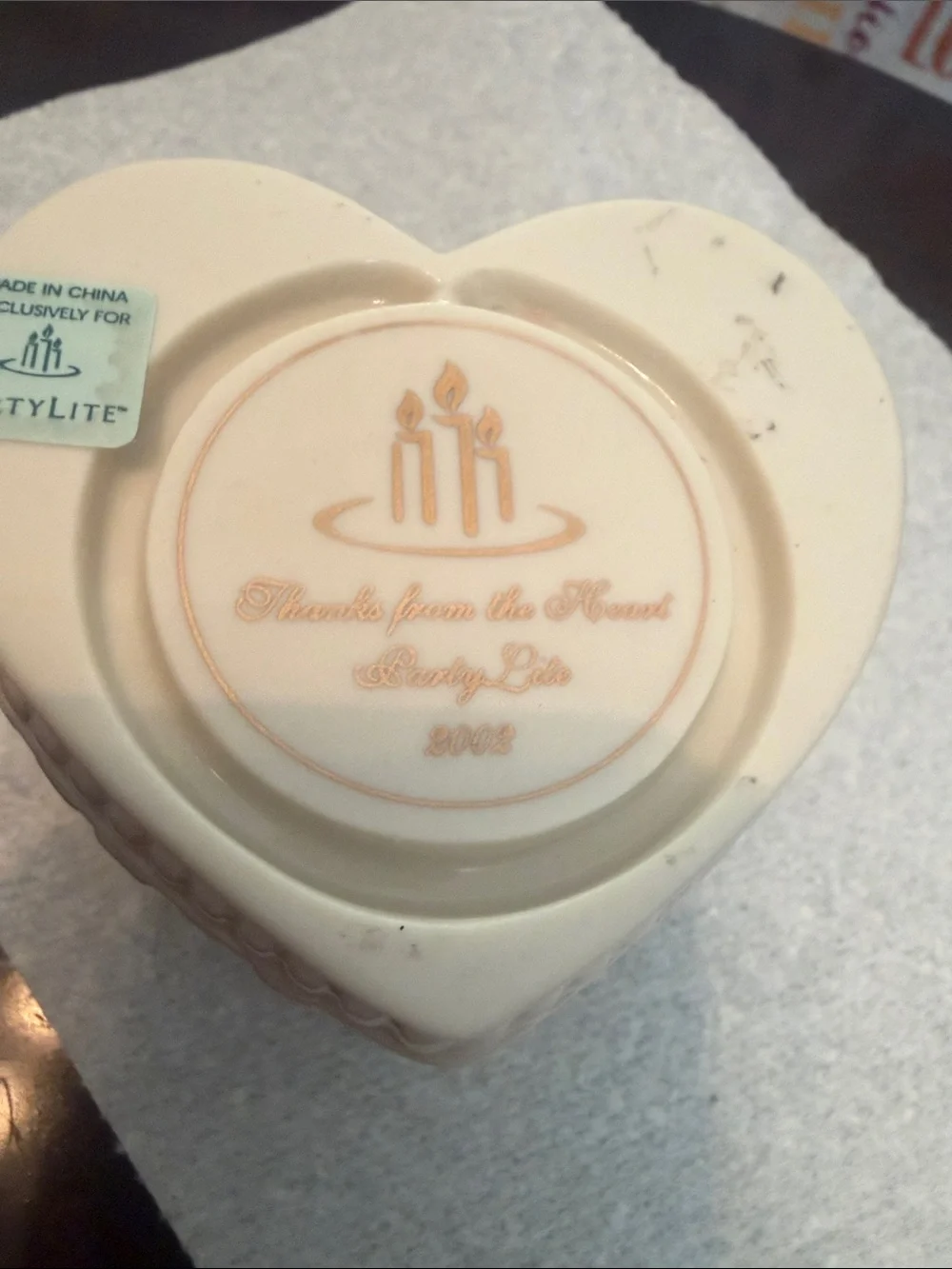 PartyLite Heart-Shaped Porcelain Votive Candle Holder with Gold Trim - Picture 4 of 5